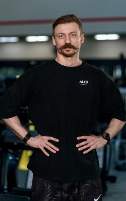 Инструктор групповых программ Пустовалов Данил