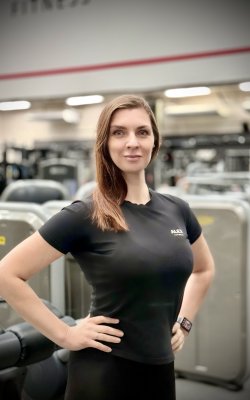 Инструктор групповых программ Романова Виктория