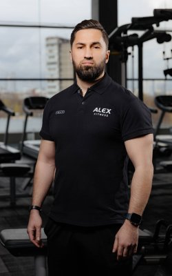 Инструктор тренажерного зала Оразмамедов   Юсуп