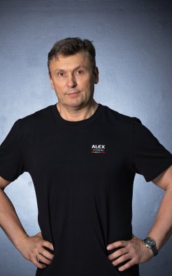 Инструктор групповых программ Олег  Кострома 