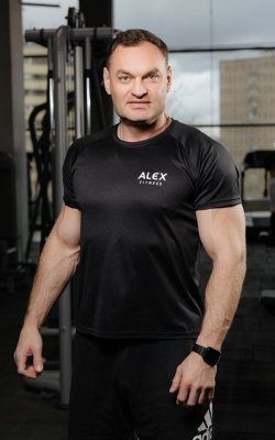 Координатор тренажерного зала Жаров Владимир