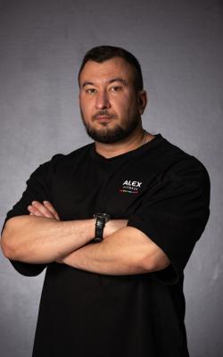 Инструктор тренажерного зала Журавлев Сергей