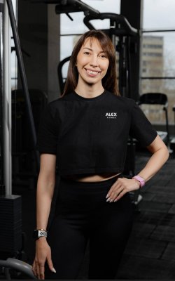 Инструктор тренажерного зала Цветкова Анна