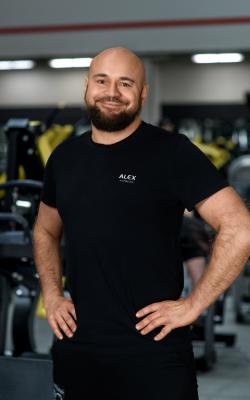 Инструктор групповых программ Селиванов Сергей