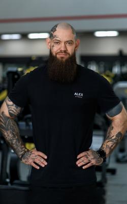 Инструктор тренажерного зала Костюшин Сергей