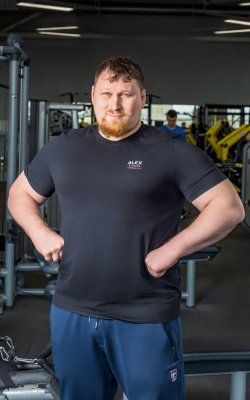 Инструктор тренажерного зала Ушаков Андрей 