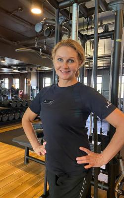 Инструктор групповых программ Блисс   Елена