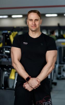 Инструктор тренажерного зала Заика Анатолий