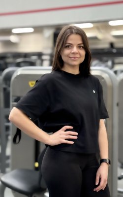 Инструктор групповых программ Карякина  Алёна