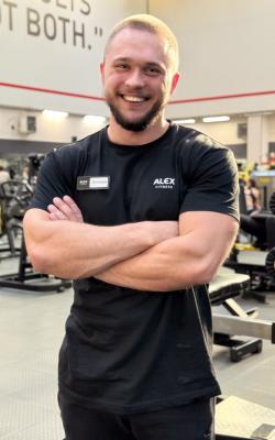 Инструктор тренажерного зала Волков  Дмитрий