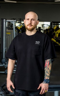 Инструктор тренажерного зала Кондратьев Кирилл