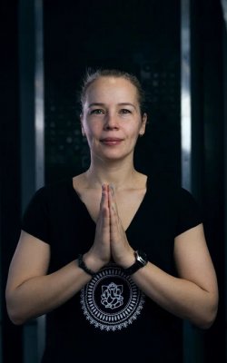 Тренер по йоге Марина Минаева